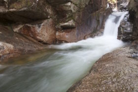 water-rocks-stream